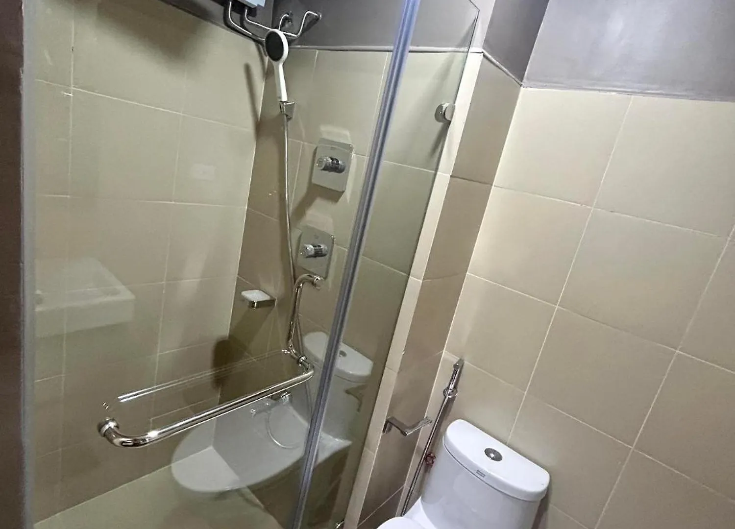 Pasay Condotel With Massage Chair And Ps4- Stellar Suites Manila Philippines